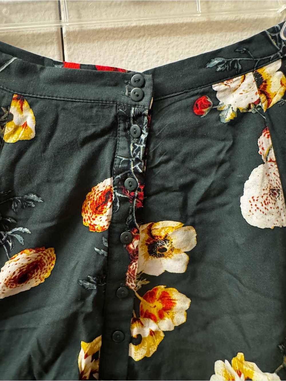 Urban Outfitters Dark Green Floral Button-Front Skater Skirt - Picture 6 of 8